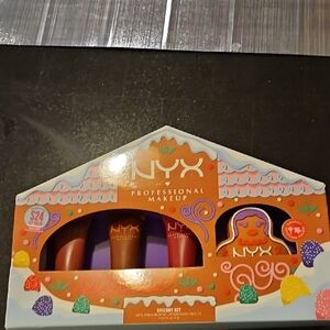 NYX Professional Makeup Holiday Lip Kit